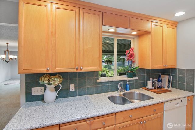 3821 S 250th Street, Kent, WA 98032