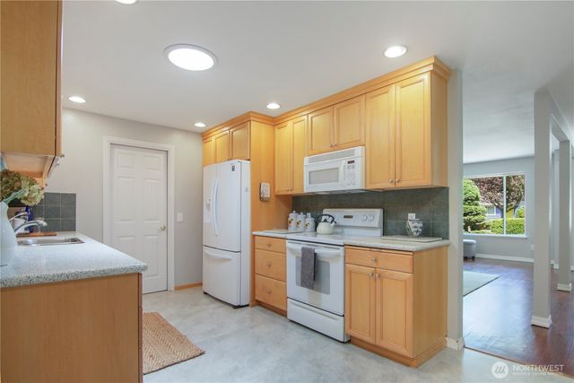 3821 S 250th Street, Kent, WA 98032