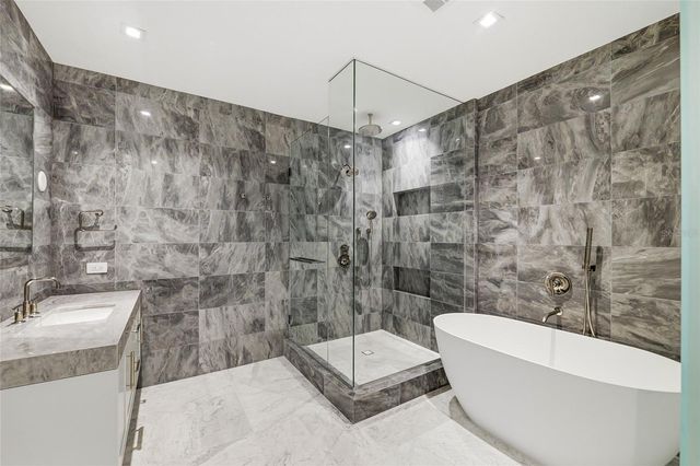 3015 S YSABELLA AVENUE 2102, Tampa, FL 33629
