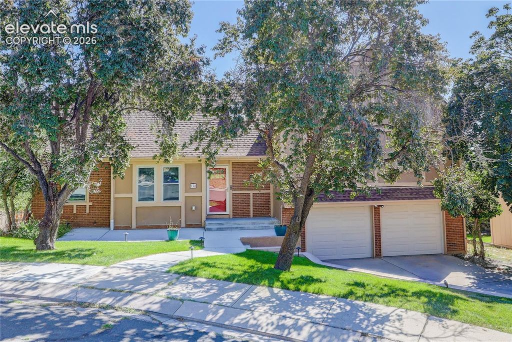 930 Flying Eagle Place, Colorado Springs, CO 80919 — exterior