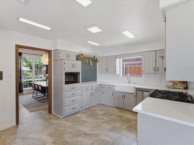 3202 Luallen Drive, Carrollton, TX 75007