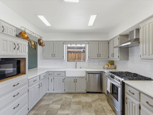 3202 Luallen Drive, Carrollton, TX 75007