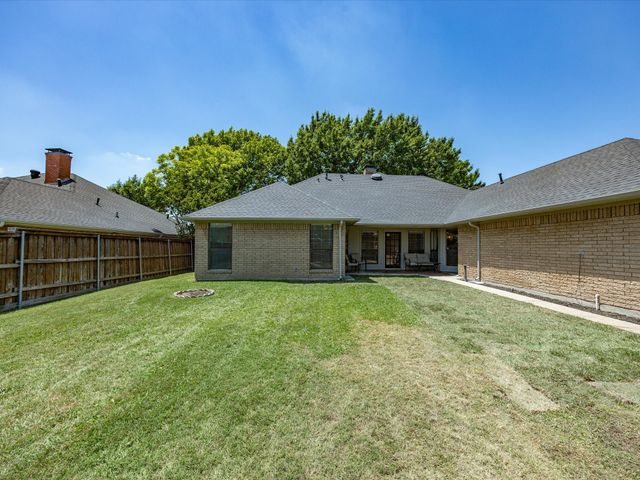 3202 Luallen Drive, Carrollton, TX 75007