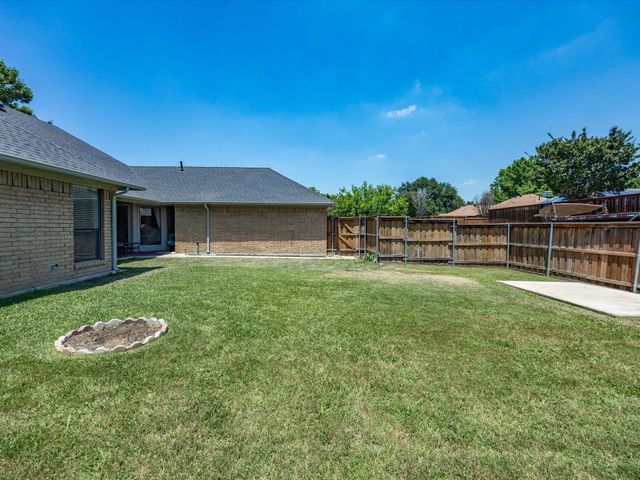 3202 Luallen Drive, Carrollton, TX 75007