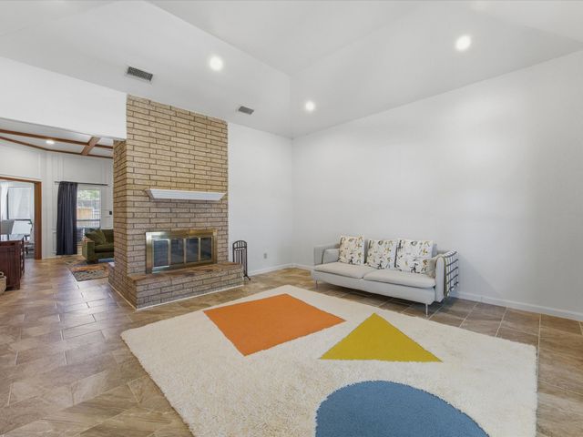 3202 Luallen Drive, Carrollton, TX 75007
