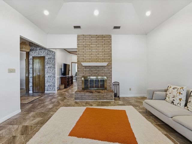 3202 Luallen Drive, Carrollton, TX 75007