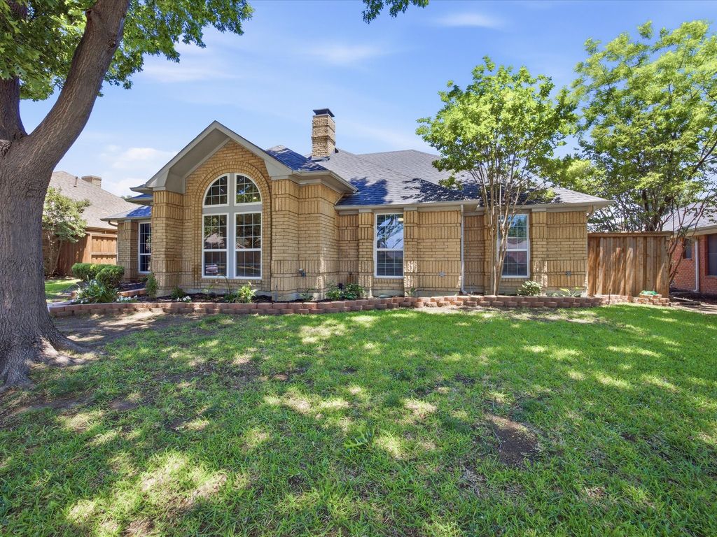 3202 Luallen Drive, Carrollton, TX 75007