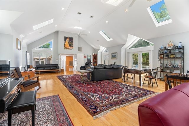 123 Farm Street, Dover, MA 02030