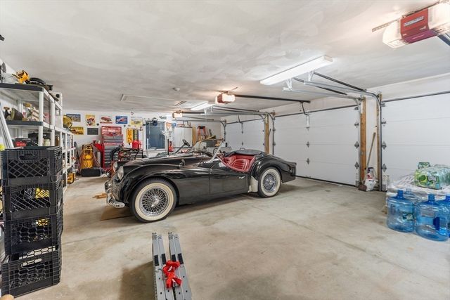 123 Farm Street, Dover, MA 02030