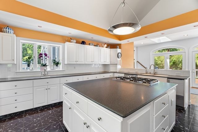 123 Farm Street, Dover, MA 02030