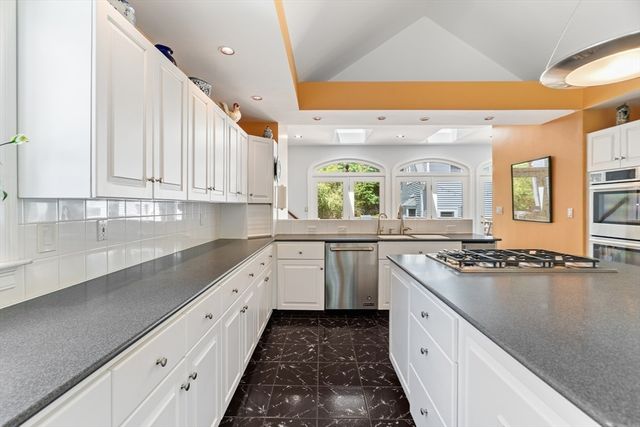 123 Farm Street, Dover, MA 02030