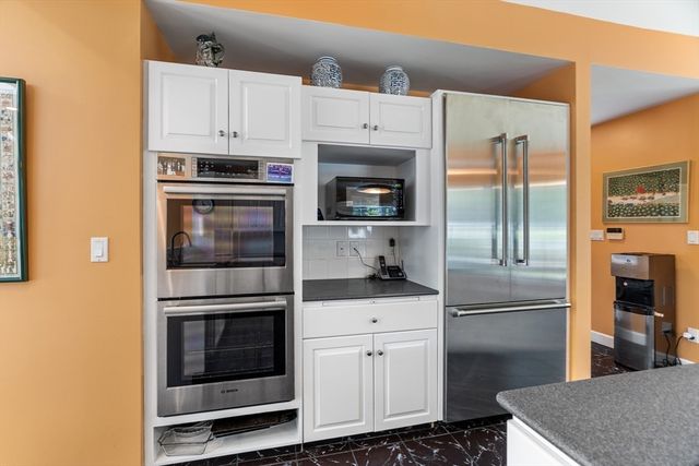 123 Farm Street, Dover, MA 02030