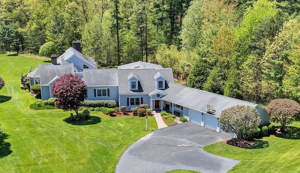 123 Farm Street, Dover, MA 02030