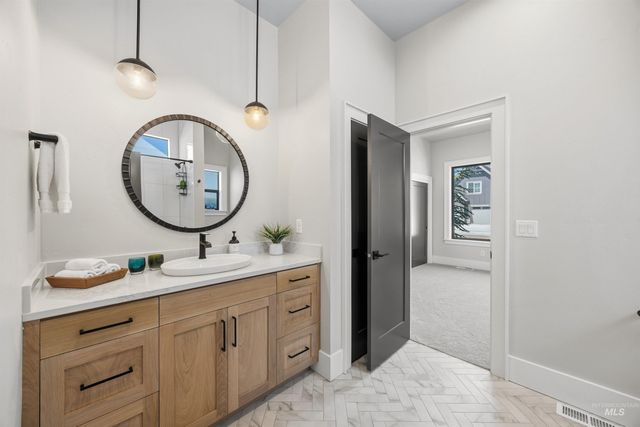 4609 W Durango Dr, Meridian, ID 83646