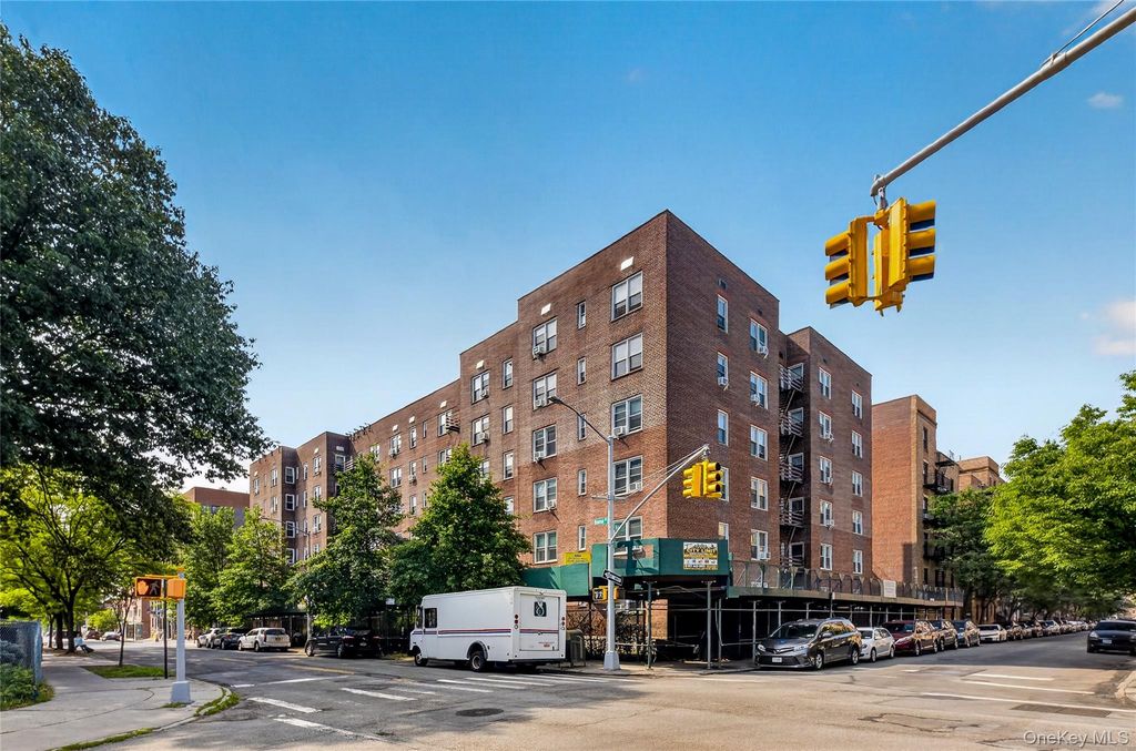 42-40 Bowne Street 2K, Flushing, NY 11355 — photo 2