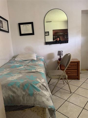 19801 SW 114th Ct, Miami, FL 33157
