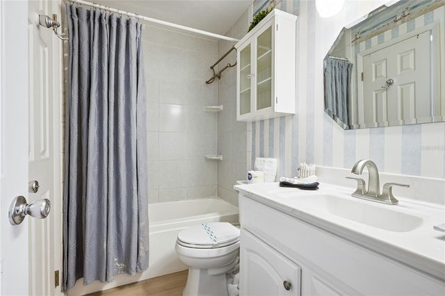 1801 GULF DRIVE N 215, Bradenton Beach, FL 34217