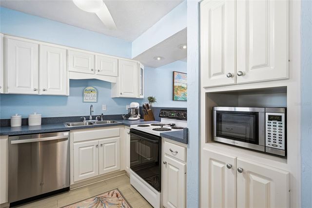 1801 GULF DRIVE N 215, Bradenton Beach, FL 34217