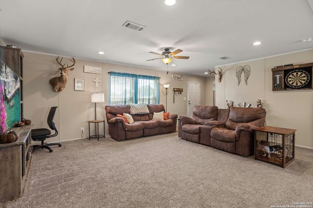 106 County Road 2662, Moore, TX 78057