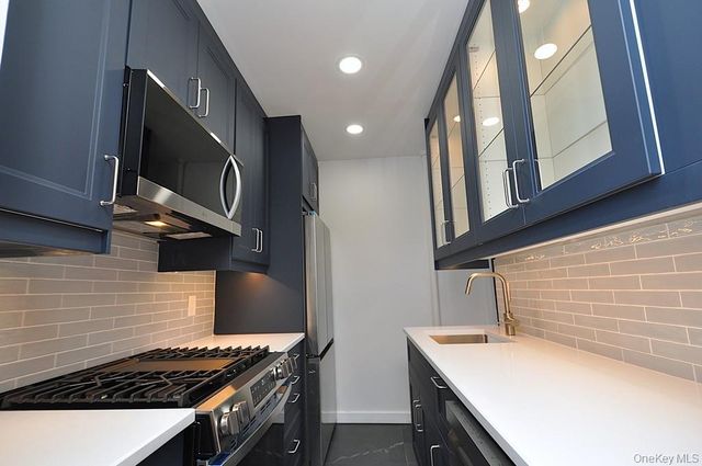 196 Garth Road 1G, Scarsdale, NY 10583