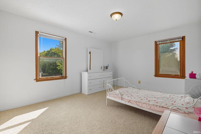 2705 Grosbeak Lane, West Lafayette, IN 47906