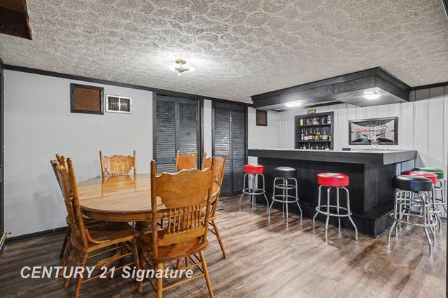 680 N Frost Drive, Saginaw Twp, MI 48638