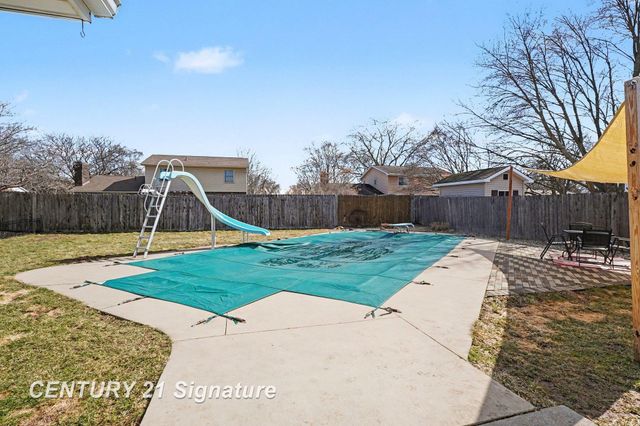 680 N Frost Drive, Saginaw Twp, MI 48638