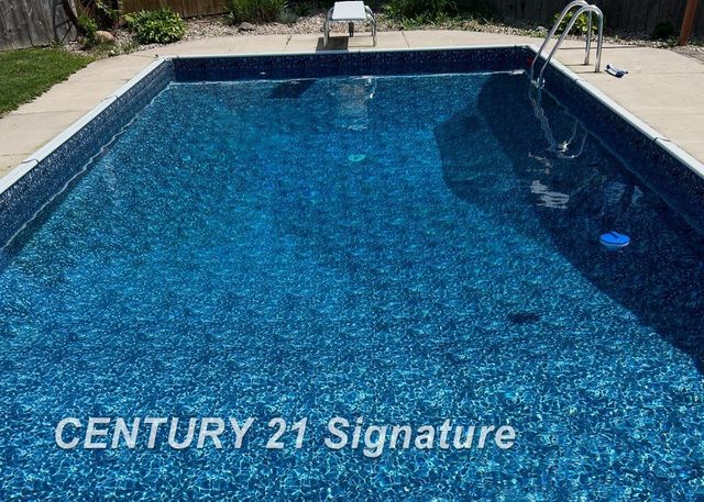 680 N Frost Drive, Saginaw Twp, MI 48638