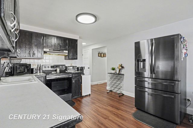 680 N Frost Drive, Saginaw Twp, MI 48638