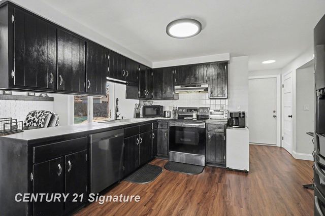 680 N Frost Drive, Saginaw Twp, MI 48638