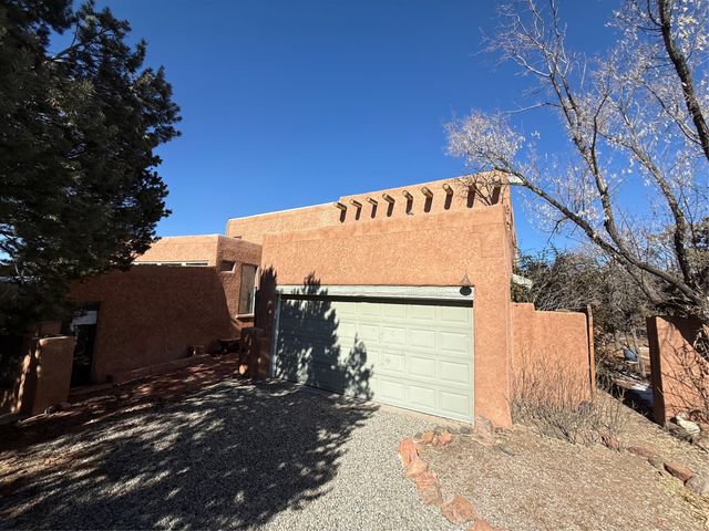 9 Ravens Ridge, Santa Fe, NM 87505