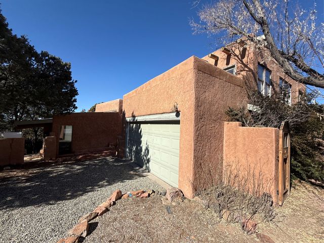 9 Ravens Ridge, Santa Fe, NM 87505