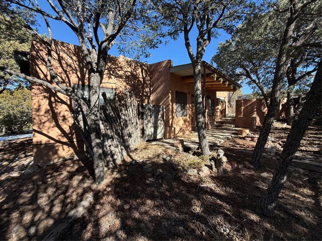 9 Ravens Ridge, Santa Fe, NM 87505