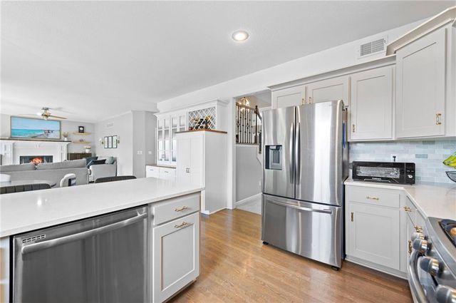 6725 N Nevada Avenue, Parkville, MO 64152