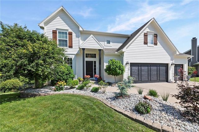 6725 N Nevada Avenue, Parkville, MO 64152
