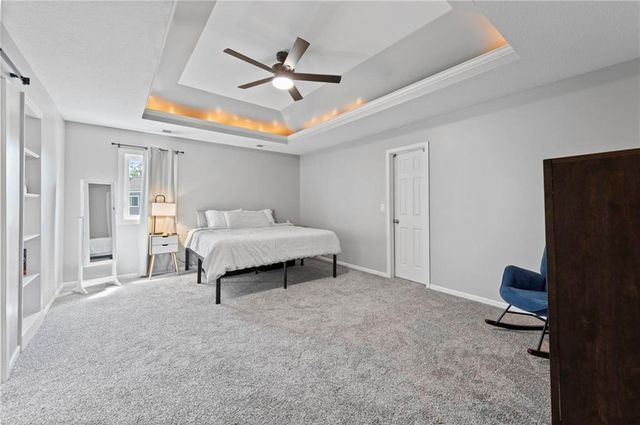 6725 N Nevada Avenue, Parkville, MO 64152