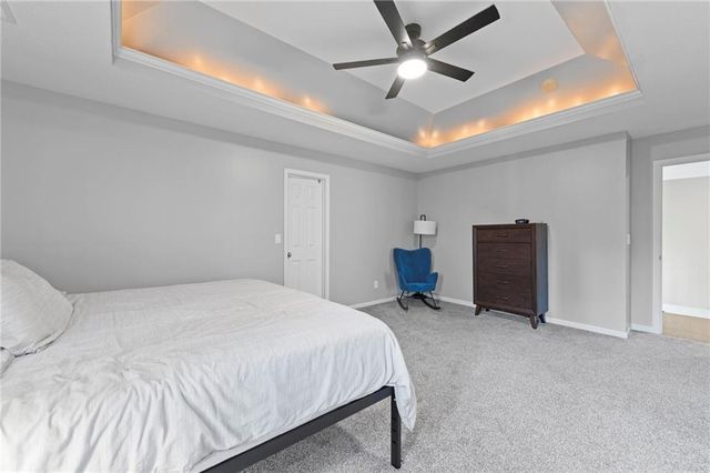 6725 N Nevada Avenue, Parkville, MO 64152