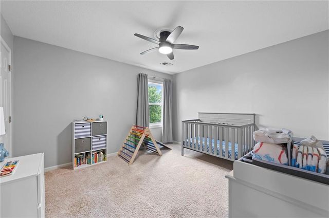 6725 N Nevada Avenue, Parkville, MO 64152