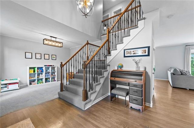 6725 N Nevada Avenue, Parkville, MO 64152