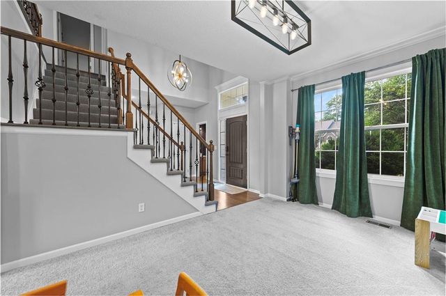 6725 N Nevada Avenue, Parkville, MO 64152