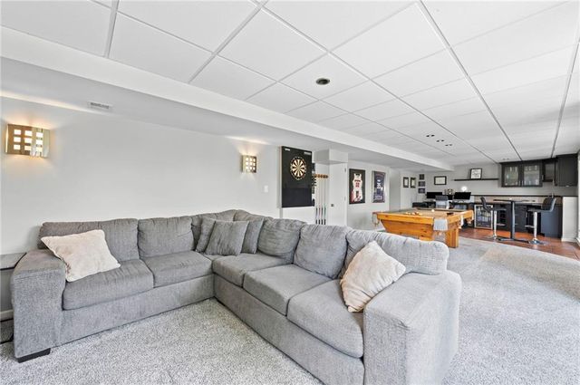 6725 N Nevada Avenue, Parkville, MO 64152