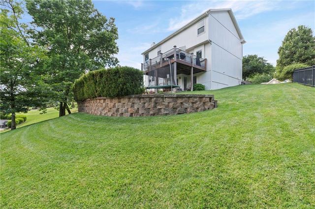6725 N Nevada Avenue, Parkville, MO 64152