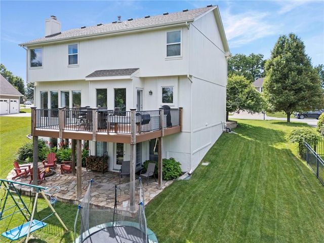 6725 N Nevada Avenue, Parkville, MO 64152