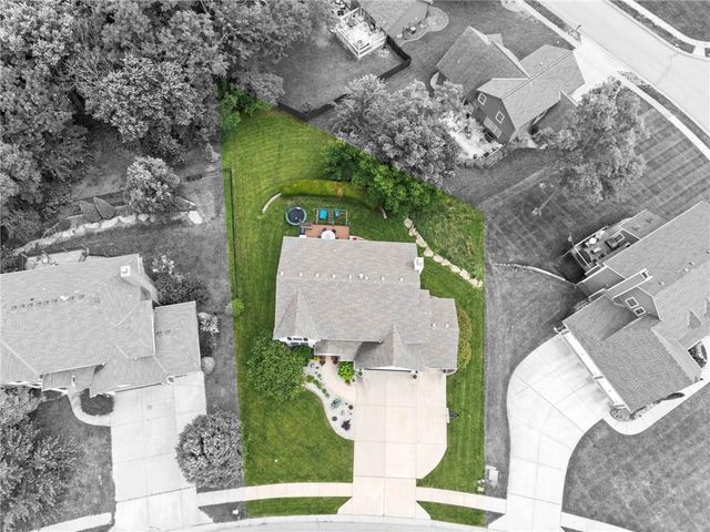 6725 N Nevada Avenue, Parkville, MO 64152