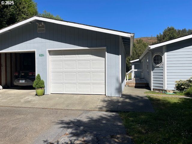 98427 VAN PELT Dr, Brookings, OR 97415