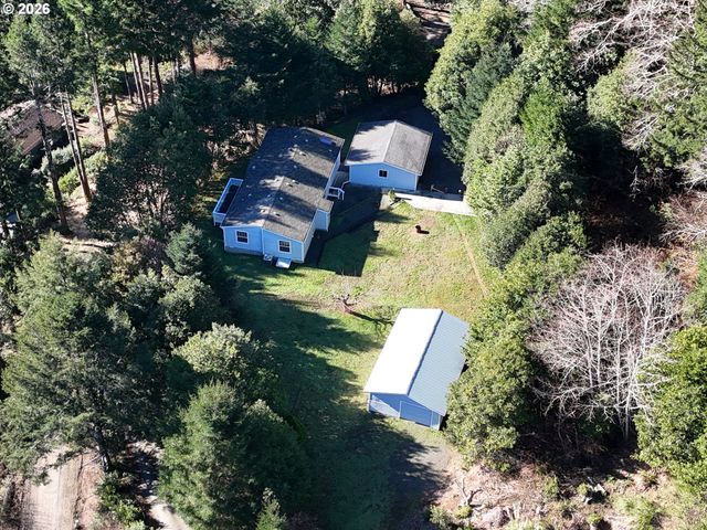 98427 VAN PELT Dr, Brookings, OR 97415