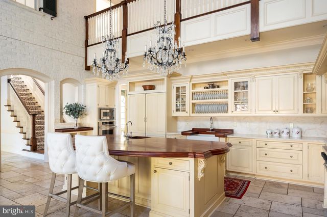 11400 HIGHLAND FARM CT, Potomac, MD 20854