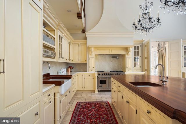 11400 HIGHLAND FARM CT, Potomac, MD 20854