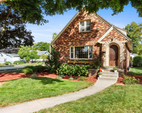 472 Orchard STREET, Burlington, WI 53105