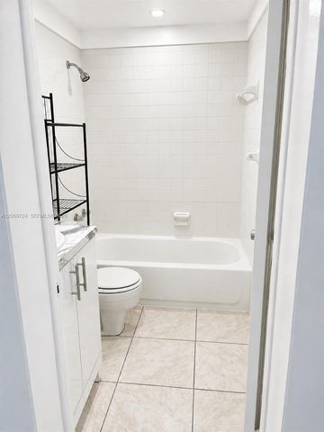 1230 W 54th Street 329A, Hialeah, FL 33012
